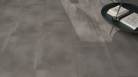 Modernes Ambiente mit Lohfloors Astana Fliesenoptik Vinylboden